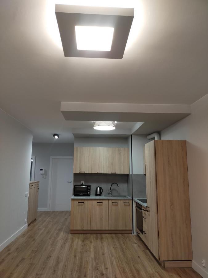 Fajny Apartament Z Parkingiem, Obok Metra. Warszawa Exteriör bild