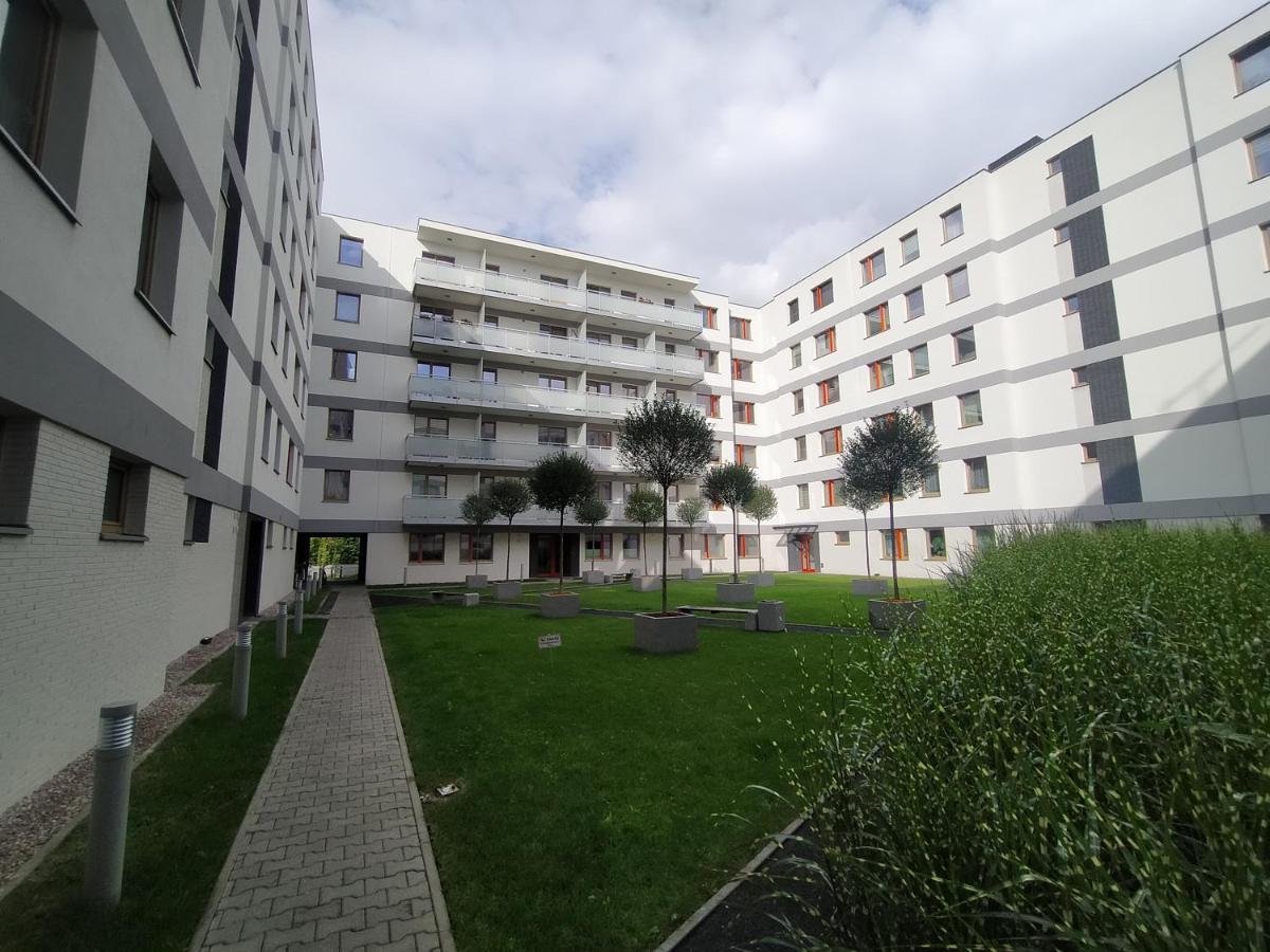 Fajny Apartament Z Parkingiem, Obok Metra. Warszawa Exteriör bild