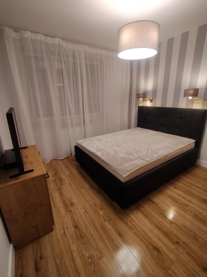 Fajny Apartament Z Parkingiem, Obok Metra. Warszawa Exteriör bild