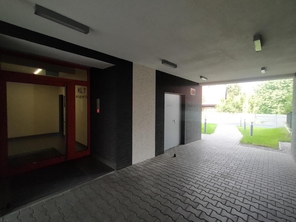 Fajny Apartament Z Parkingiem, Obok Metra. Warszawa Exteriör bild