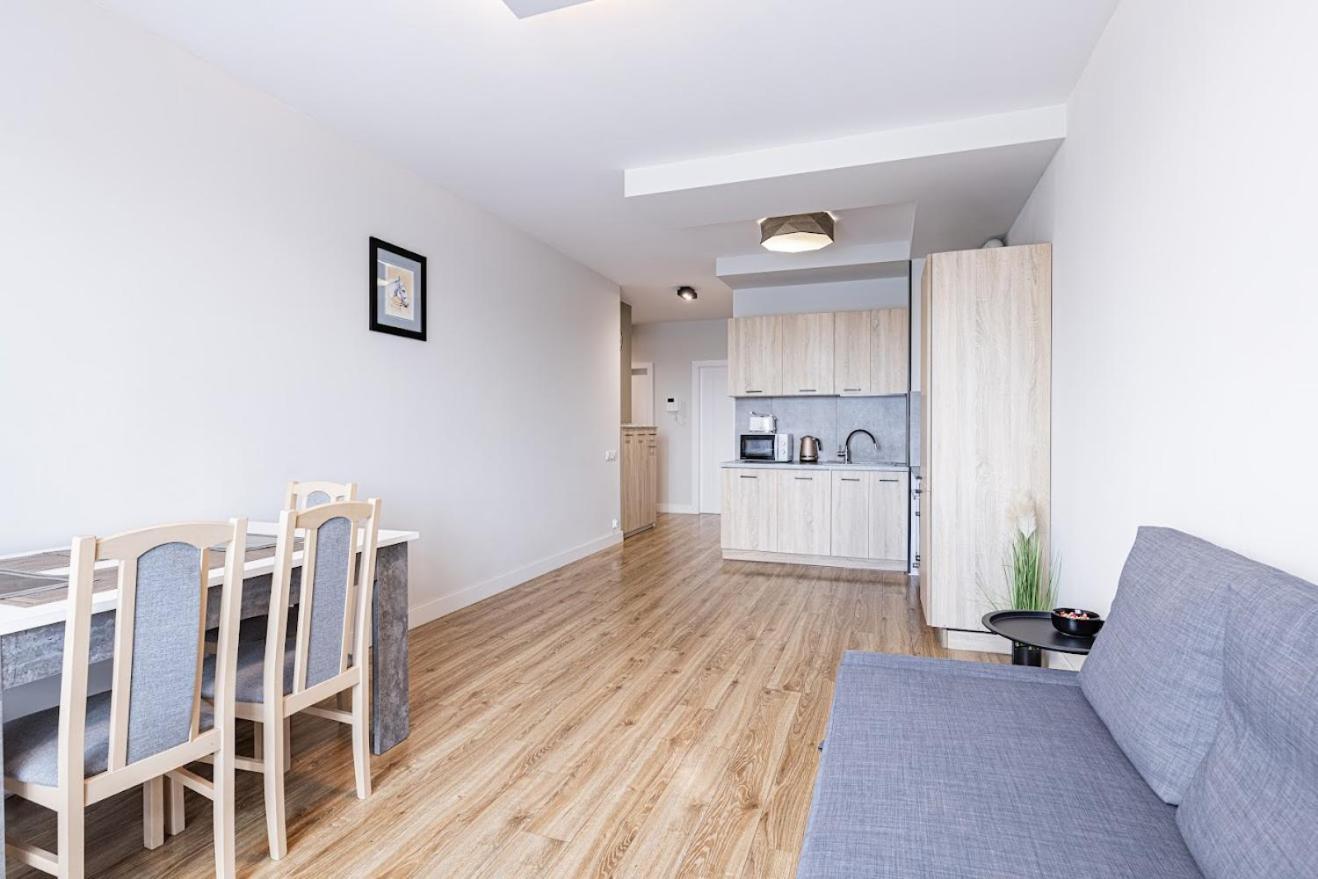 Fajny Apartament Z Parkingiem, Obok Metra. Warszawa Exteriör bild