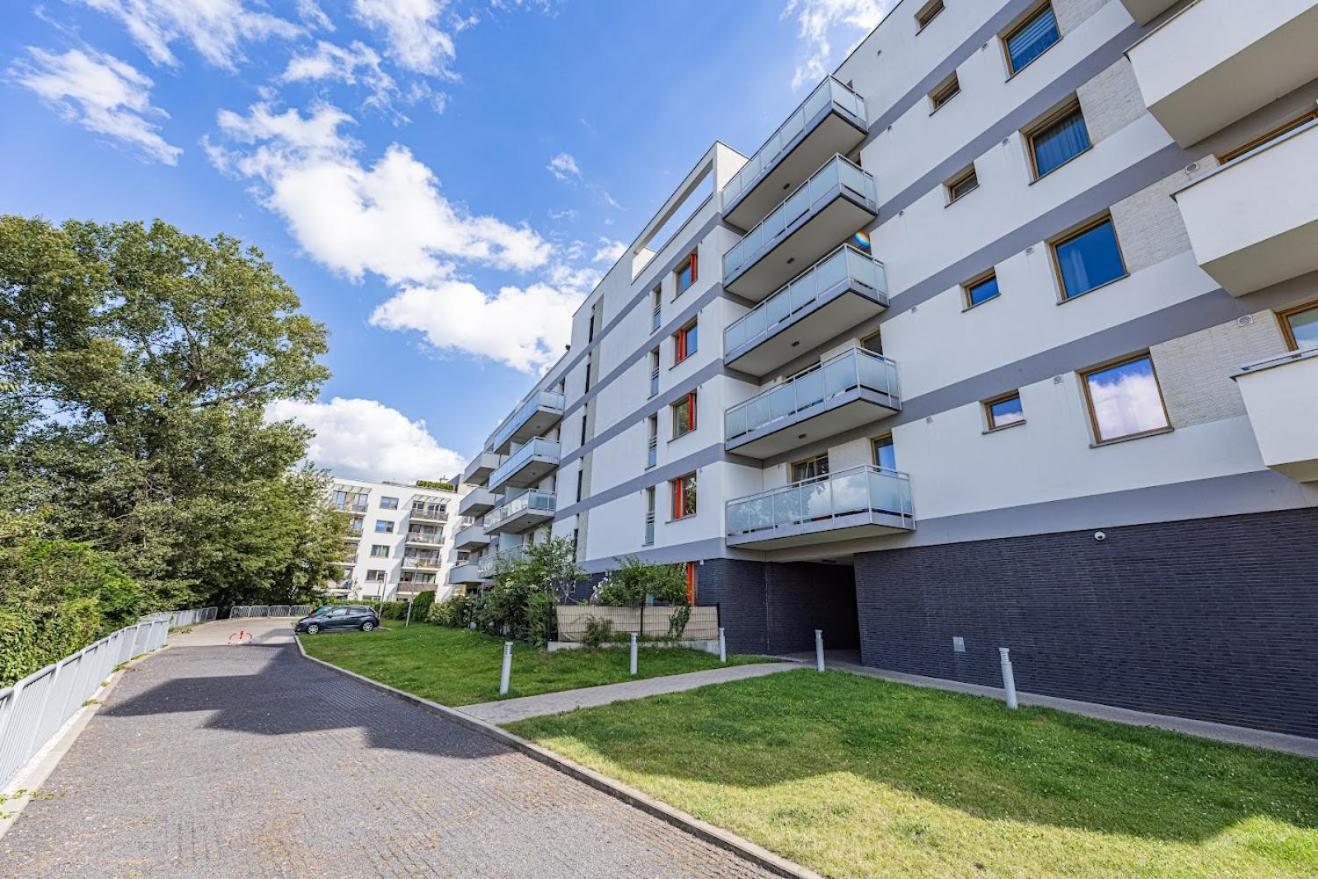 Fajny Apartament Z Parkingiem, Obok Metra. Warszawa Exteriör bild