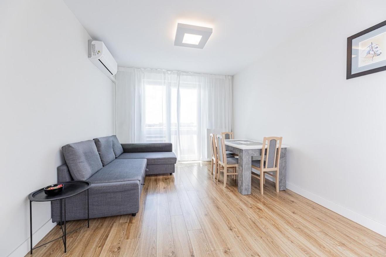 Fajny Apartament Z Parkingiem, Obok Metra. Warszawa Exteriör bild