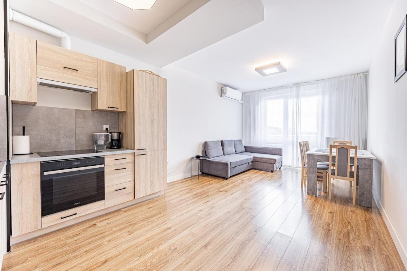 Fajny Apartament Z Parkingiem, Obok Metra. Warszawa Exteriör bild