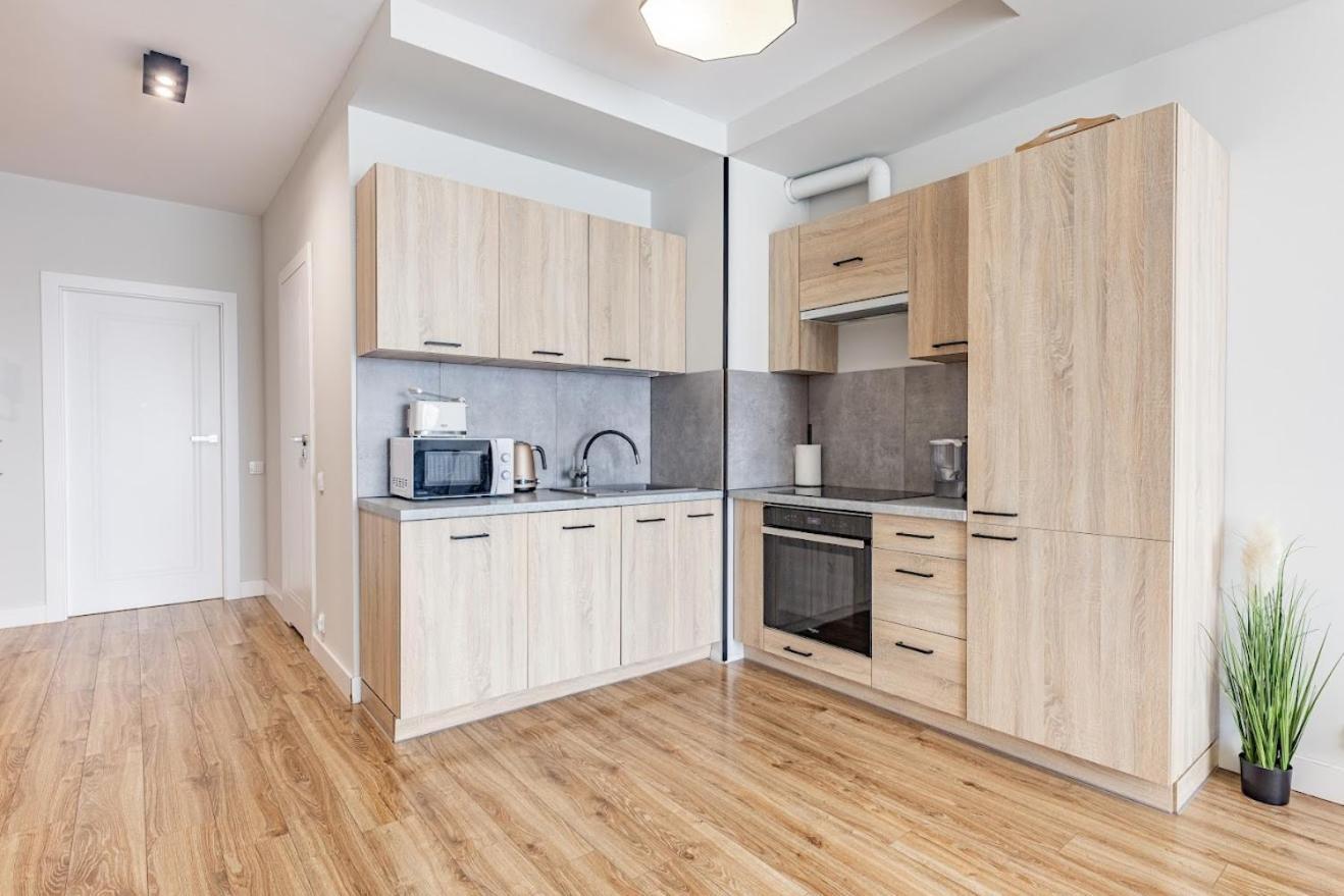 Fajny Apartament Z Parkingiem, Obok Metra. Warszawa Exteriör bild