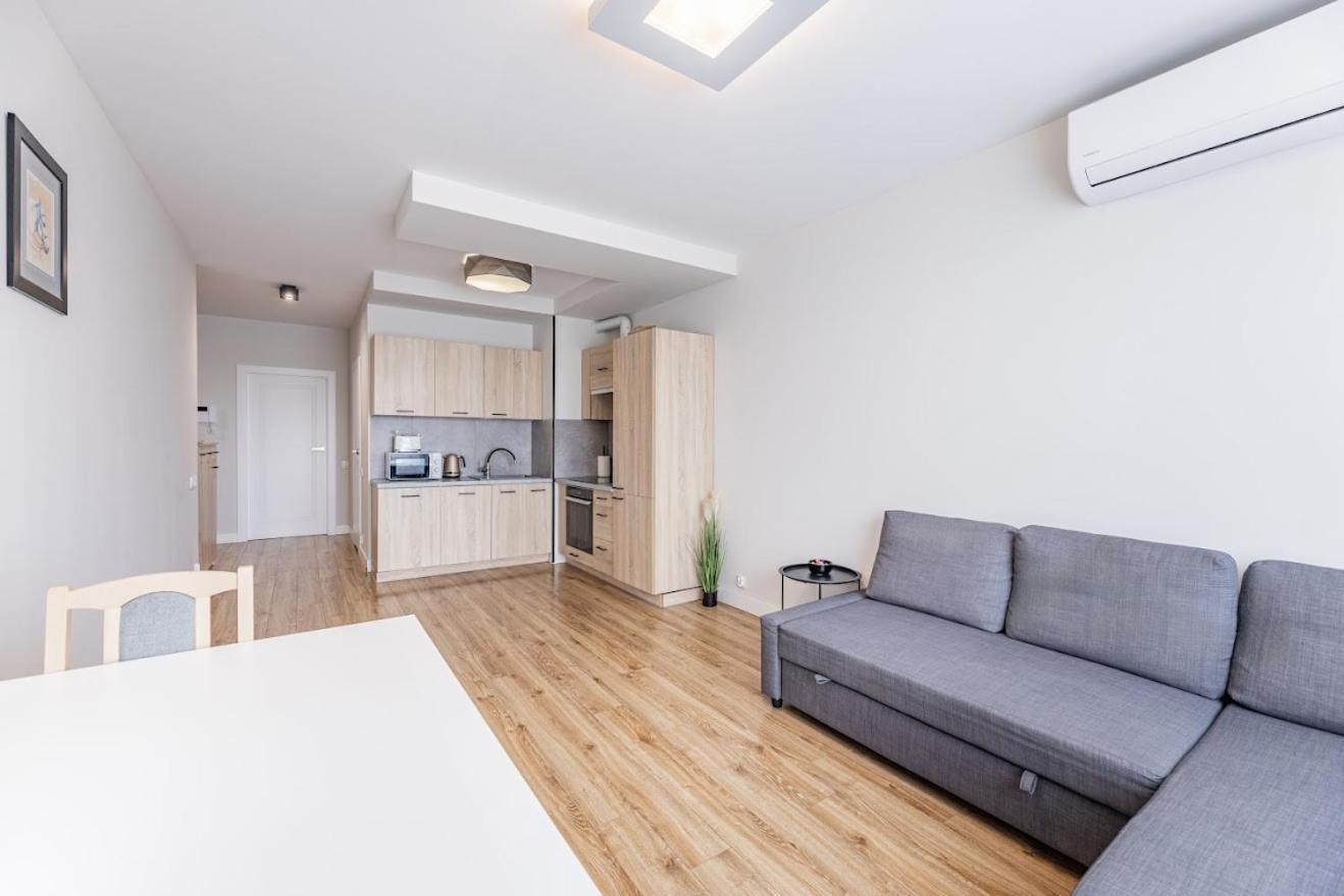 Fajny Apartament Z Parkingiem, Obok Metra. Warszawa Exteriör bild