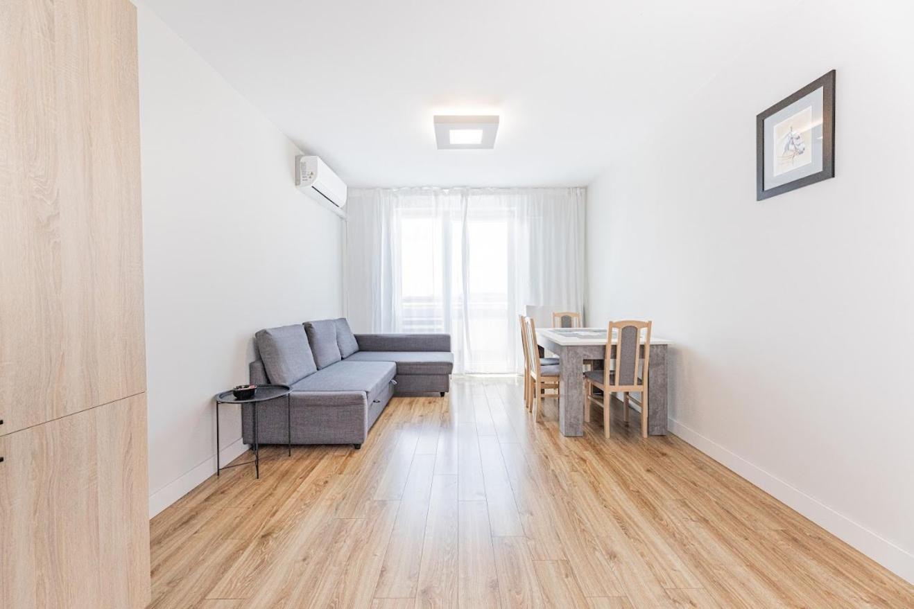 Fajny Apartament Z Parkingiem, Obok Metra. Warszawa Exteriör bild