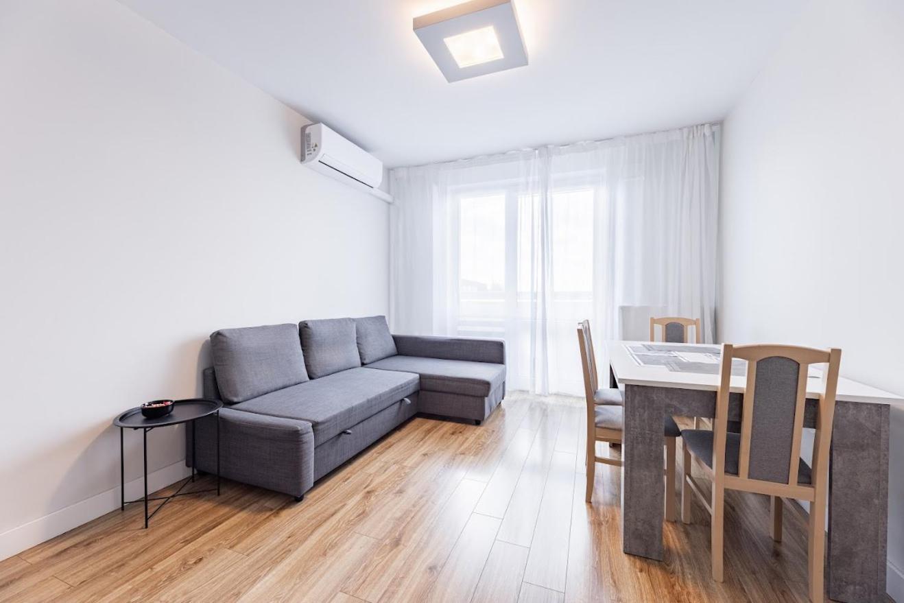 Fajny Apartament Z Parkingiem, Obok Metra. Warszawa Exteriör bild